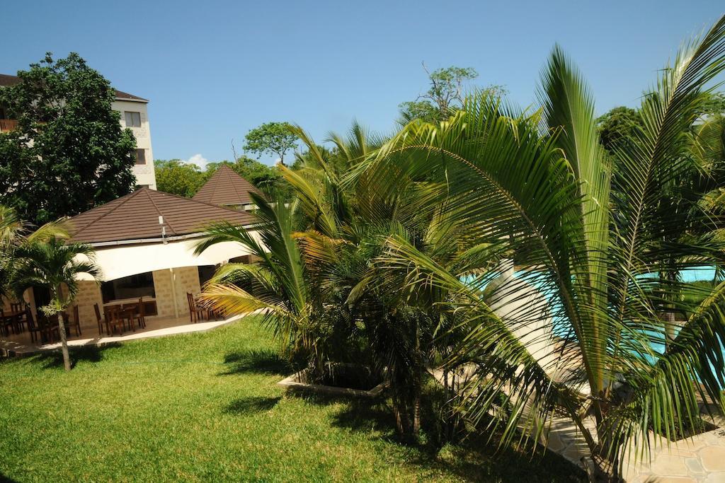 Lotfa Resort Diani Praia de Diani Exterior foto